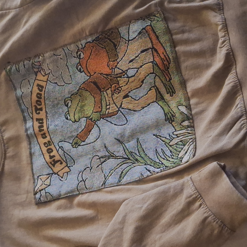 Frog and Toad Together Vintage Tapestry Large Beige Rally Wash Pullover